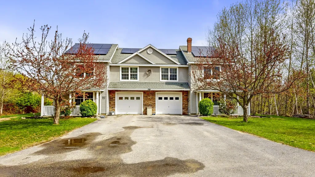 25 Sunrise Drive Paris ME 04281