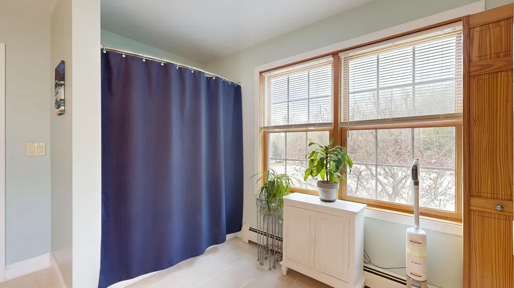 25 Sunrise Drive Paris ME 04281