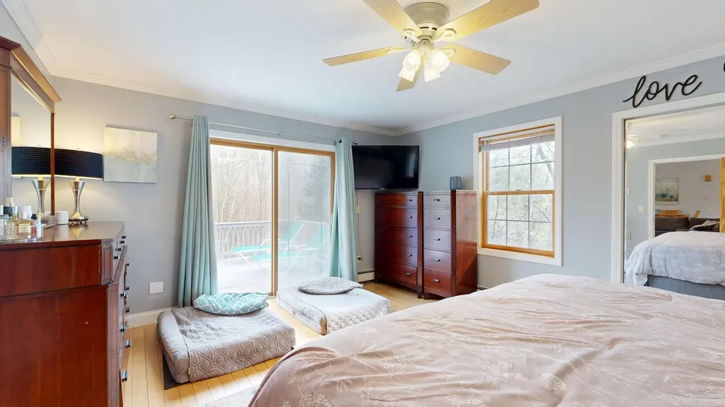 25 Sunrise Drive Paris ME 04281