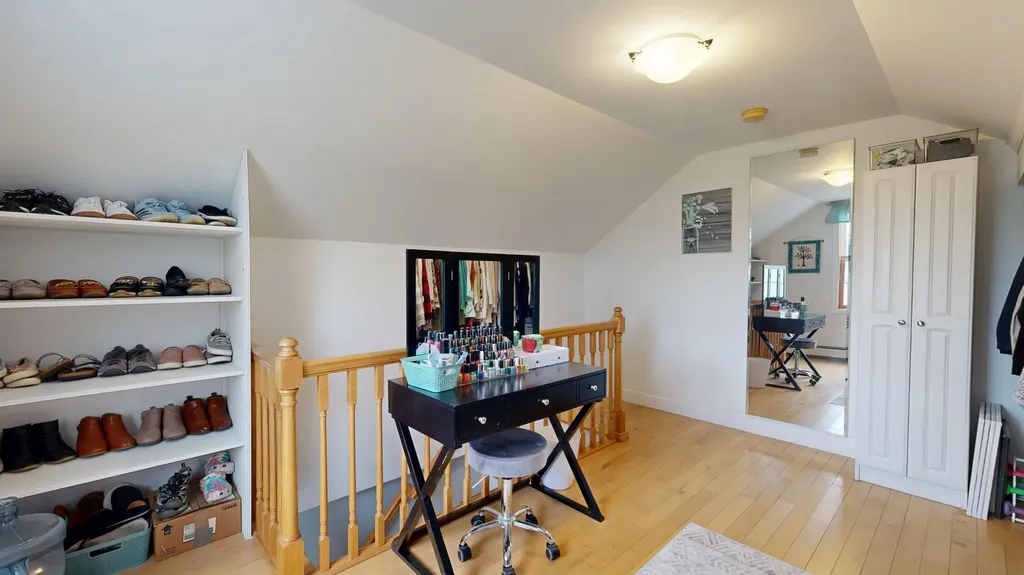 25 Sunrise Drive Paris ME 04281