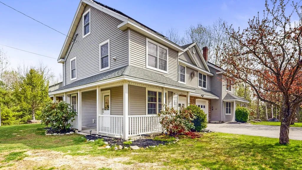 25 Sunrise Drive Paris ME 04281