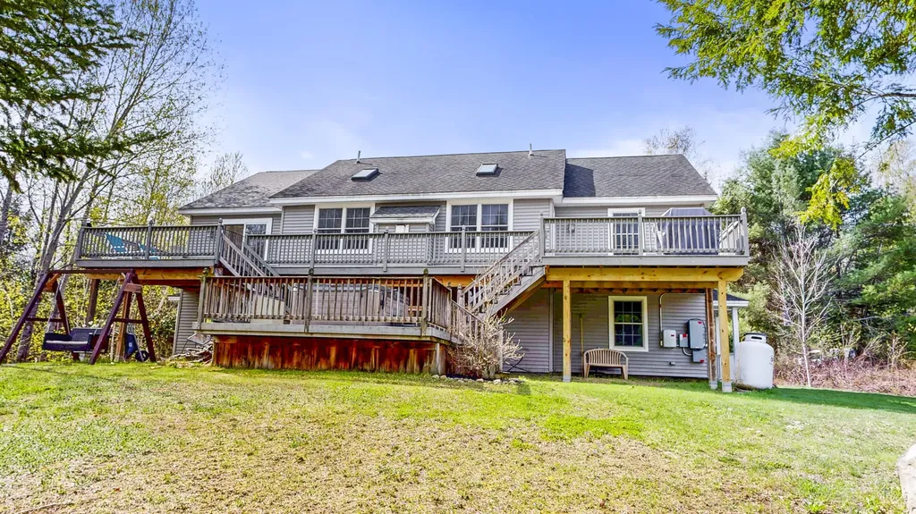 25 Sunrise Drive Paris ME 04281