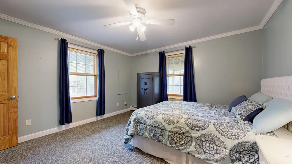 25 Sunrise Drive Paris ME 04281