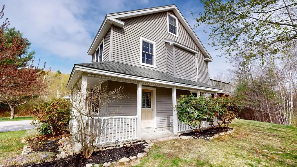 25 Sunrise Drive Paris ME 04281