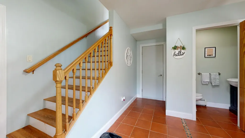 25 Sunrise Drive Paris ME 04281