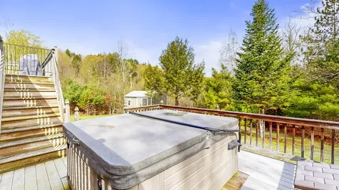 25 Sunrise Drive Paris ME 04281
