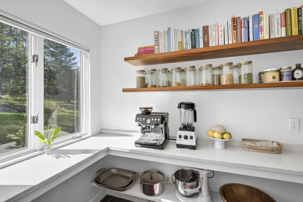 168 Chestnut Street Camden ME 04843