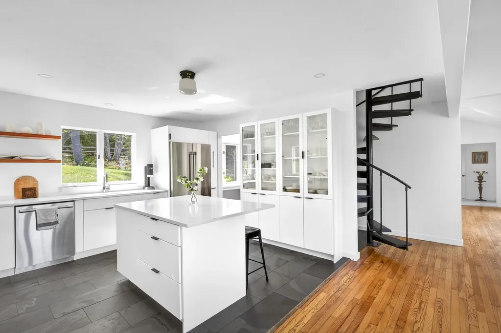 168 Chestnut Street Camden ME 04843
