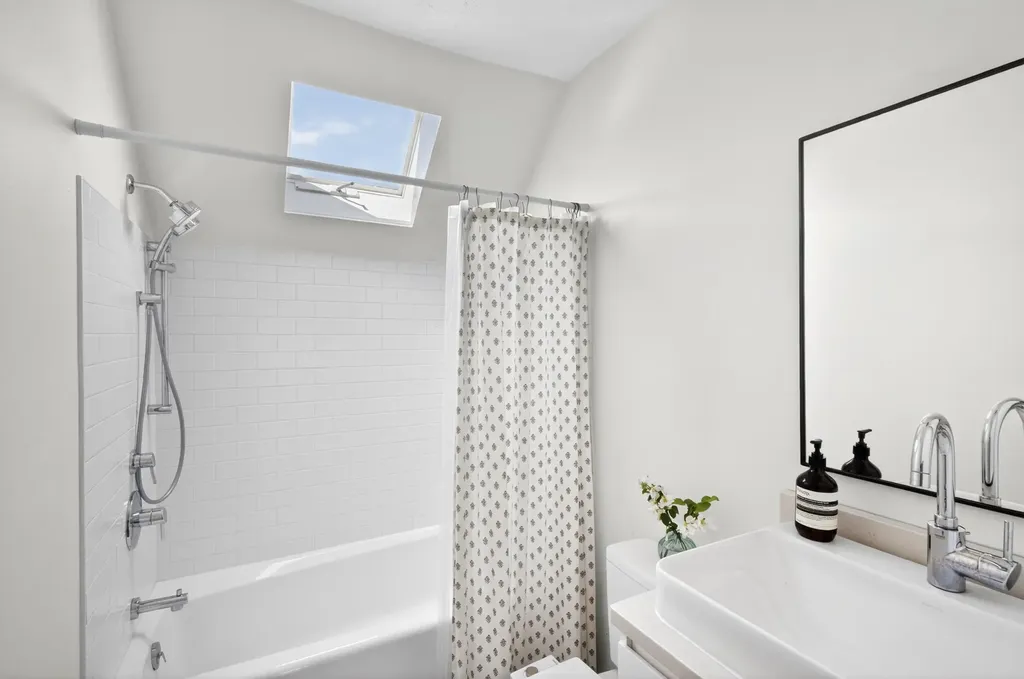 168 Chestnut Street Camden ME 04843