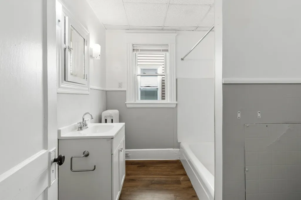 78 Howard Street Lewiston ME 04240