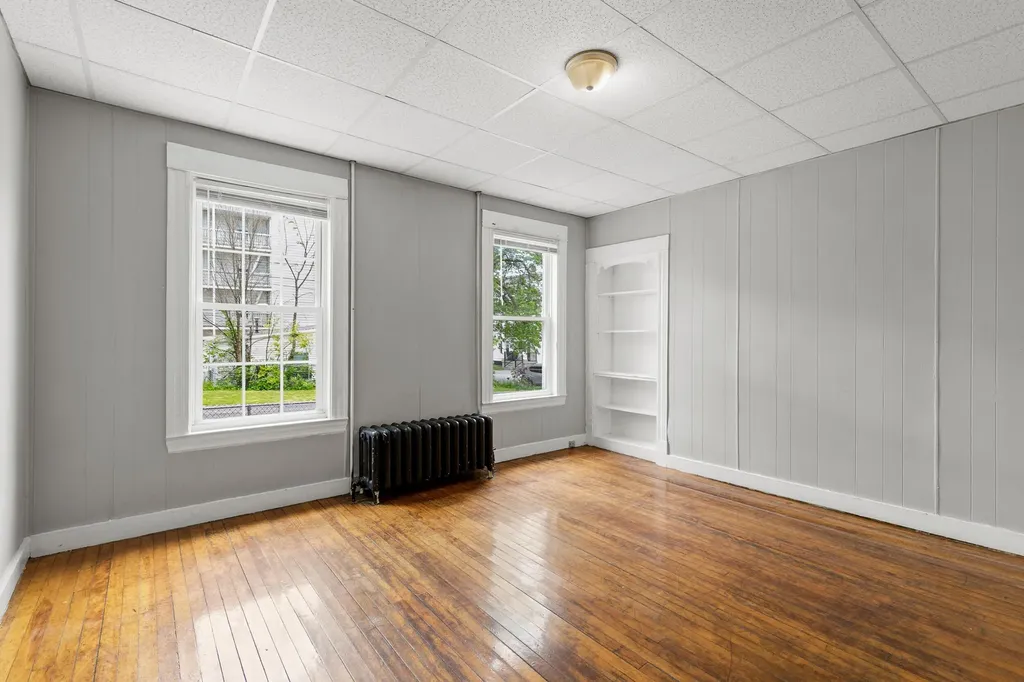 78 Howard Street Lewiston ME 04240