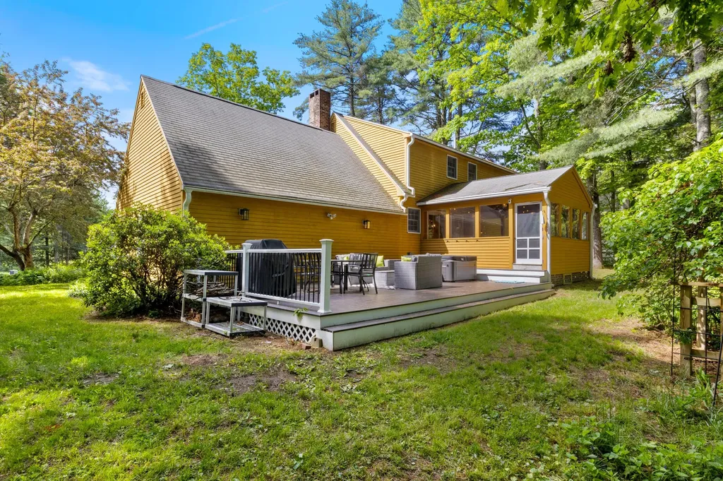 23 Meredith Drive Brunswick ME 04011