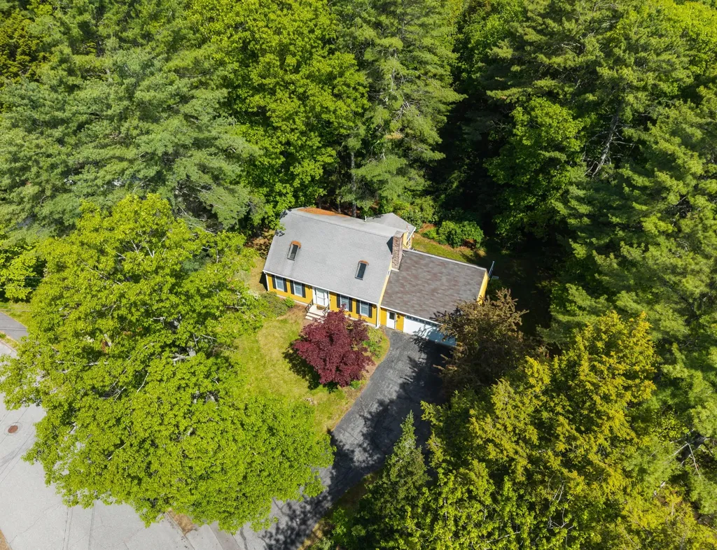 23 Meredith Drive Brunswick ME 04011