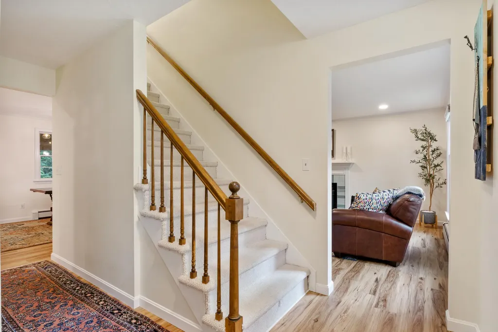 23 Meredith Drive Brunswick ME 04011