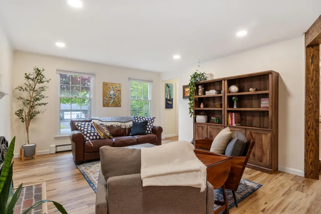23 Meredith Drive Brunswick ME 04011