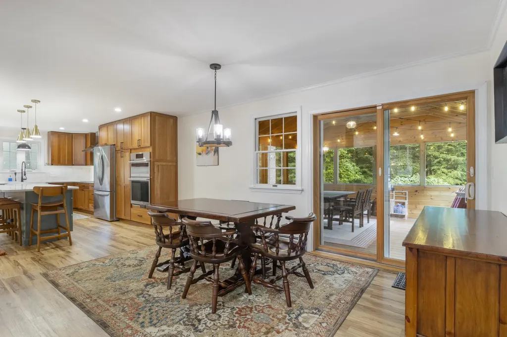 23 Meredith Drive Brunswick ME 04011