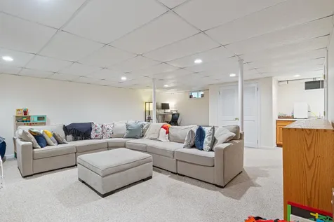 23 Meredith Drive Brunswick ME 04011