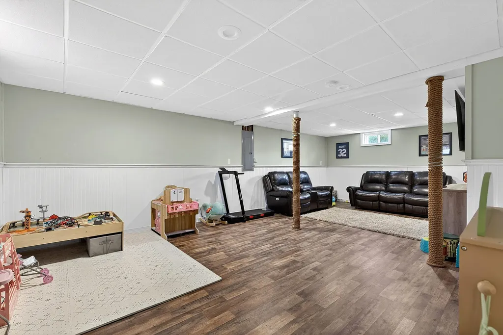 13 Crabtree Drive Topsham ME 04086