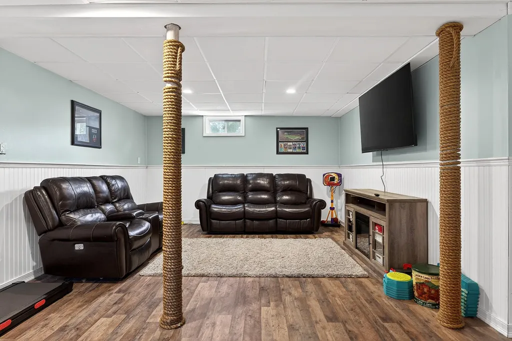 13 Crabtree Drive Topsham ME 04086