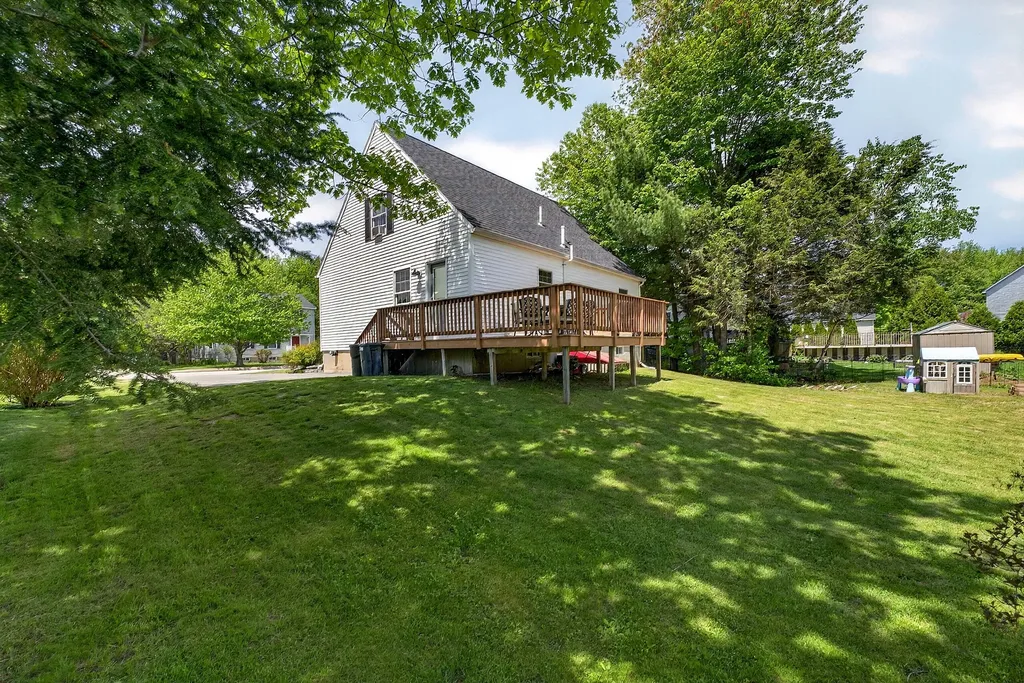 13 Crabtree Drive Topsham ME 04086