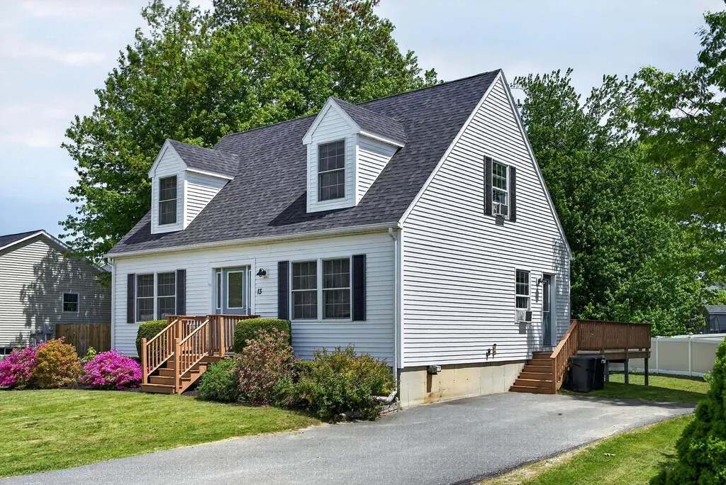 13 Crabtree Drive Topsham ME 04086