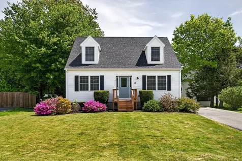 13 Crabtree Drive Topsham ME 04086