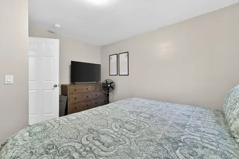 13 Crabtree Drive Topsham ME 04086