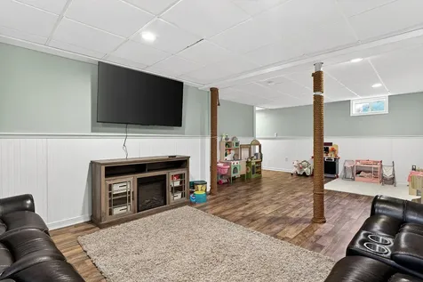 13 Crabtree Drive Topsham ME 04086