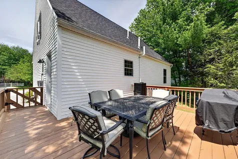 13 Crabtree Drive Topsham ME 04086