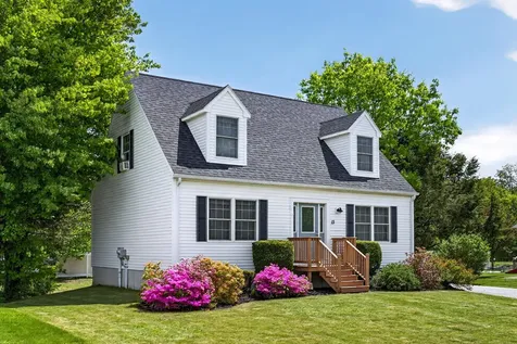 13 Crabtree Drive Topsham ME 04086