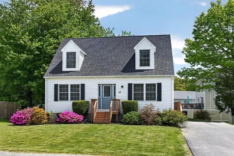 13 Crabtree Drive Topsham ME 04086
