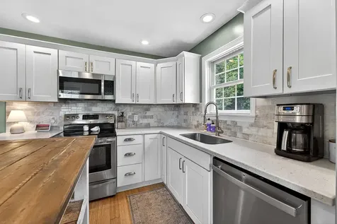 13 Crabtree Drive Topsham ME 04086
