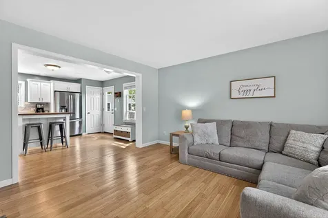 13 Crabtree Drive Topsham ME 04086