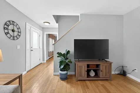 13 Crabtree Drive Topsham ME 04086