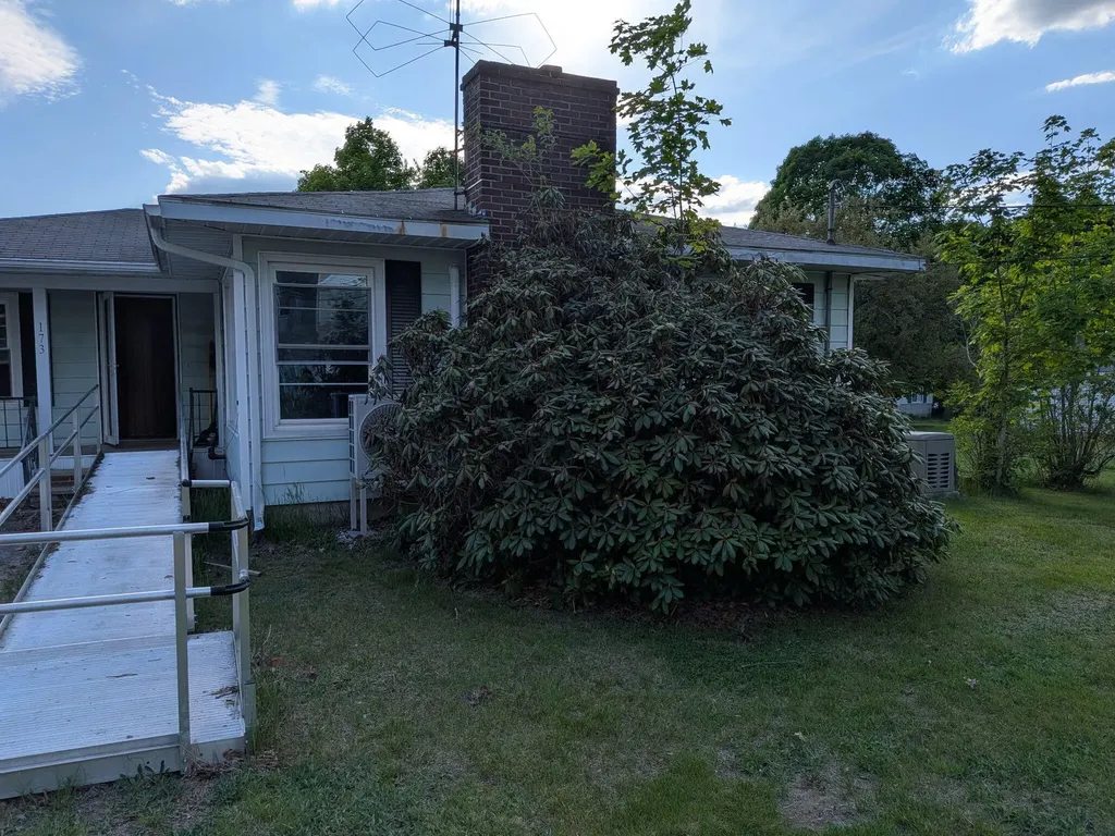 173 Elm Street Mechanic Falls ME 04256