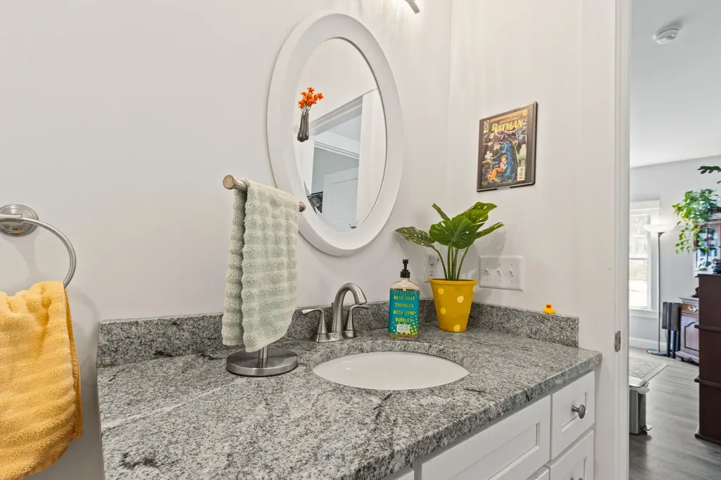 699 Beech Hill Road Auburn ME 04210