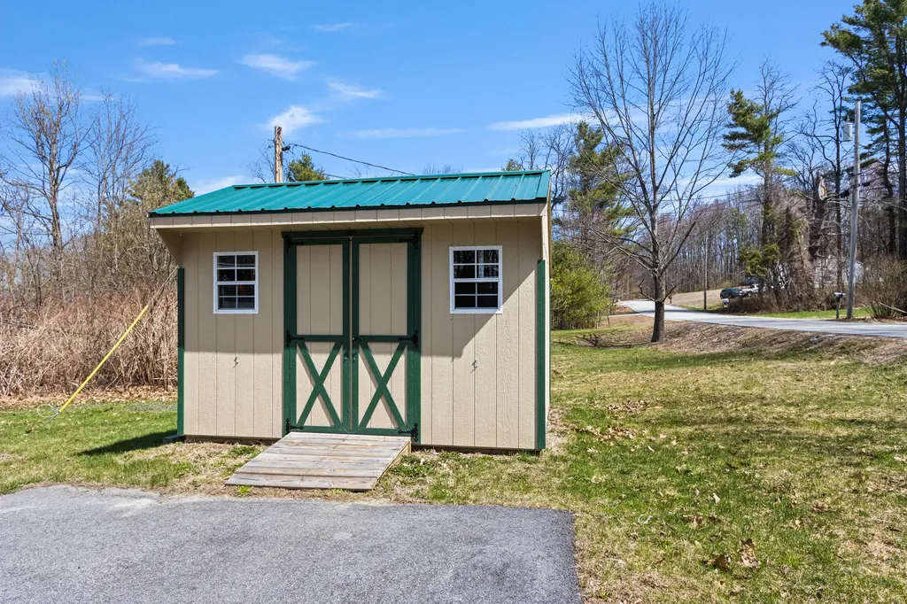 699 Beech Hill Road Auburn ME 04210
