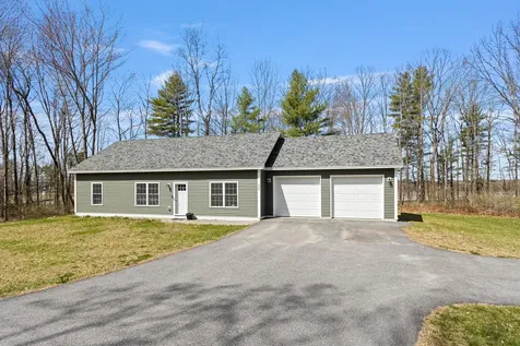 699 Beech Hill Road Auburn ME 04210