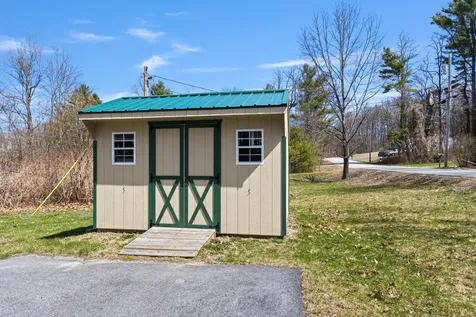 699 Beech Hill Road Auburn ME 04210