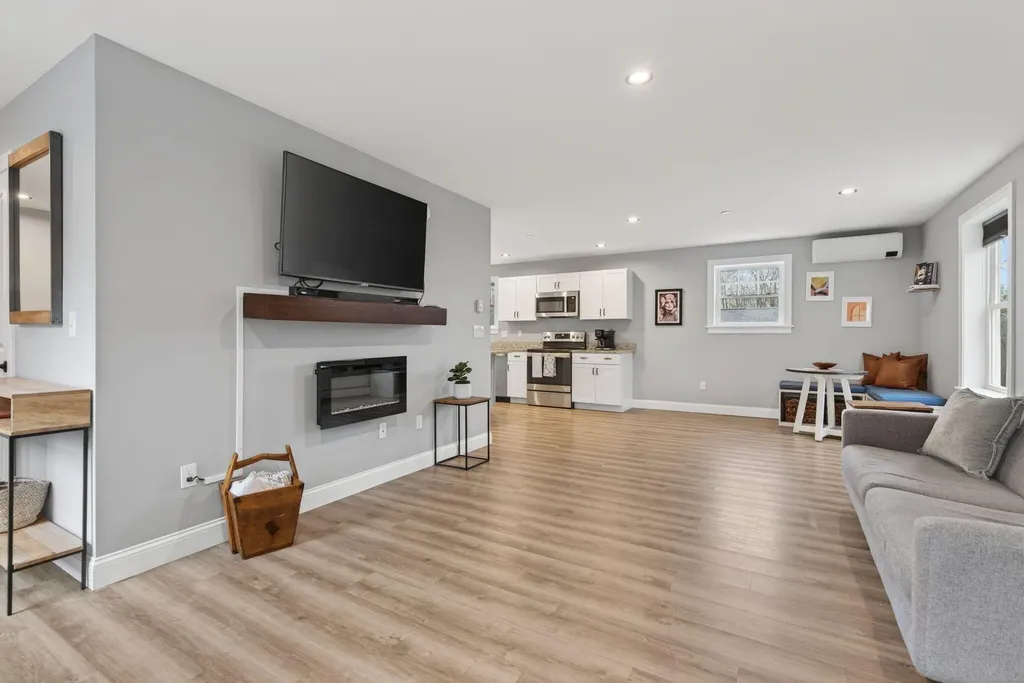 87 Chesley Avenue Portland ME 04103
