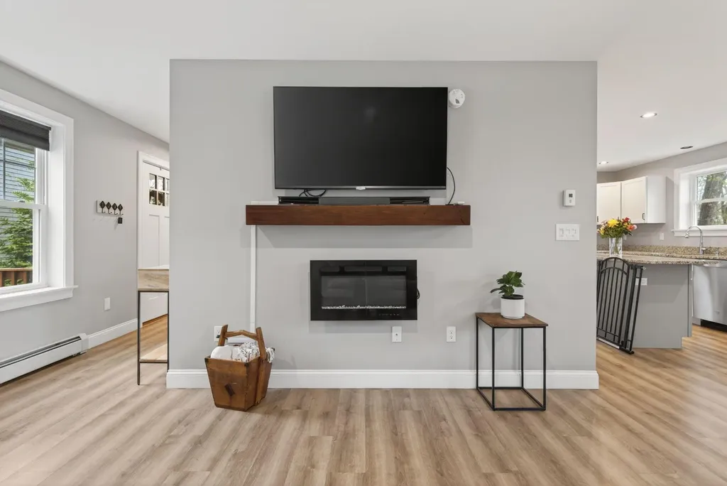 87 Chesley Avenue Portland ME 04103