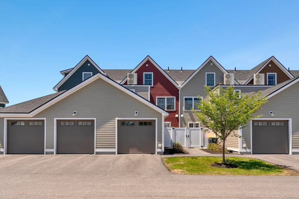 29 Frontrunner Way Scarborough ME 04074