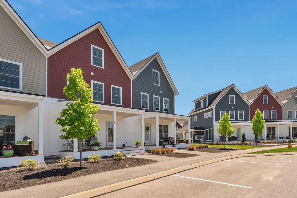 29 Frontrunner Way Scarborough ME 04074