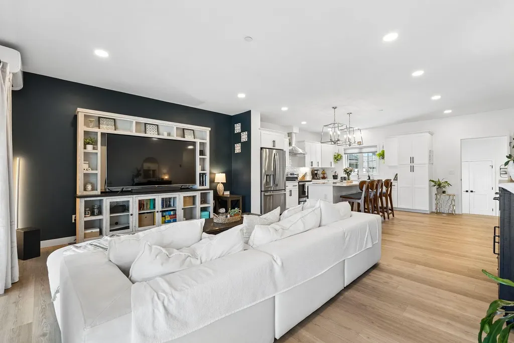 29 Frontrunner Way Scarborough ME 04074