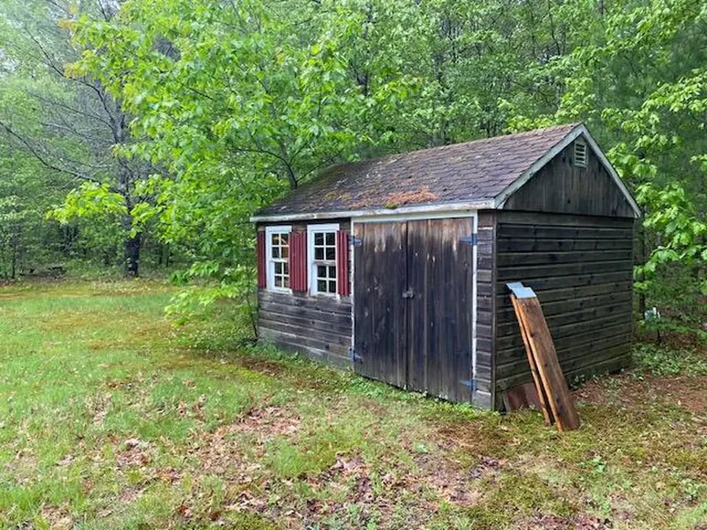 48 Blueberry Lane Gray ME 04039