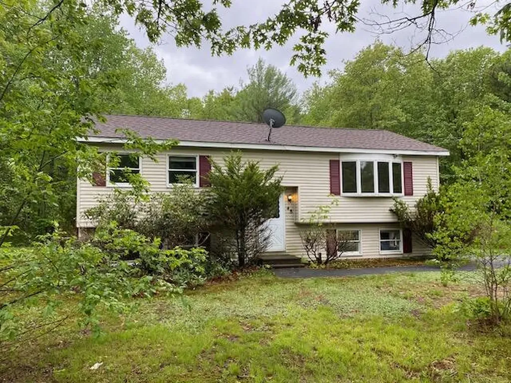 48 Blueberry Lane Gray ME 04039
