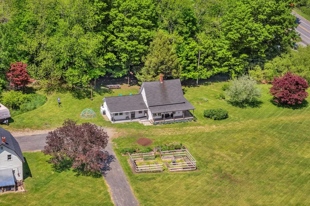 10 Highland Ridge Drive Hampden ME 04444