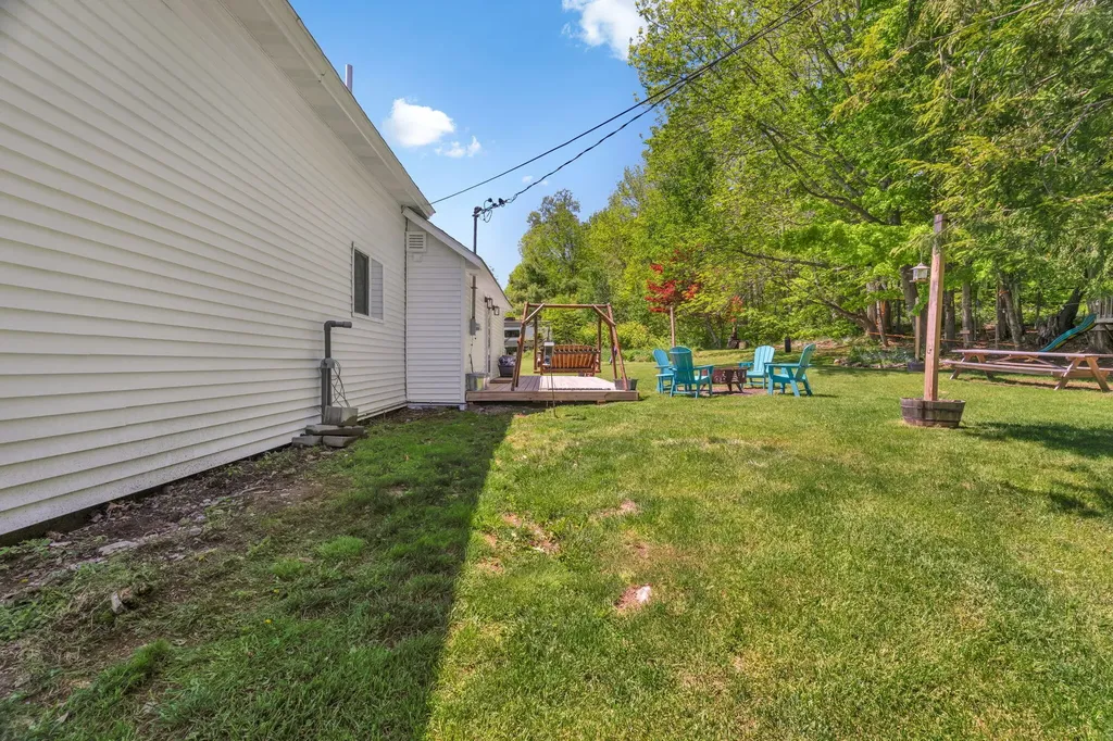 10 Highland Ridge Drive Hampden ME 04444