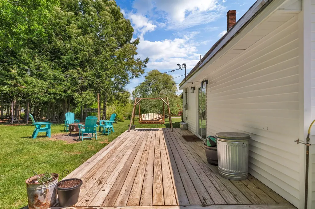10 Highland Ridge Drive Hampden ME 04444