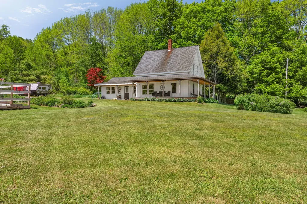 10 Highland Ridge Drive Hampden ME 04444